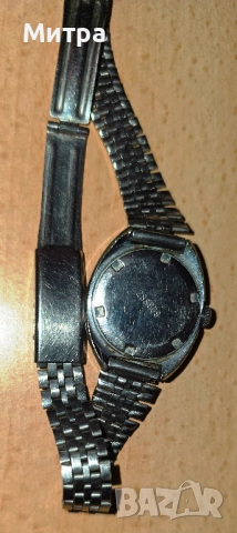 дамски ретро часовник заря с датник, снимка 2 - Дамски - 51618511