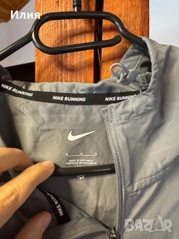 Nike спортен шушляк , снимка 2 - Спортни дрехи, екипи - 54256482