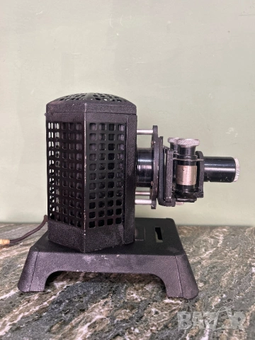 винтидж прожекционен апарат за диапозитиви или диафилми на марката Filmosto, снимка 4 - Антикварни и старинни предмети - 53971565