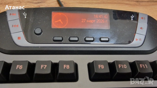 РЯДКА РЕТРО Геймърска клавиатура Logitech G15 | Y-UW92 | Син LCD, снимка 4 - Клавиатури и мишки - 54218832