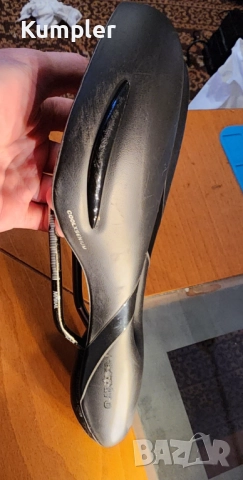 Велосипедна седалка с прорез за вентилация – удобна за топло време, снимка 3 - Части за велосипеди - 52952553