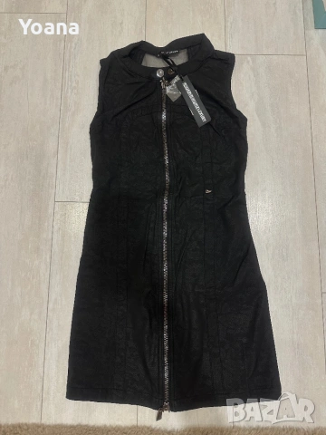 Нова рокля с гол гръб