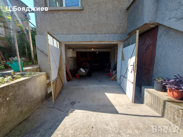 Имот, Топ локация, Двуетажна къща с гараж и самостоятелен двор, Център, гр.Горна Оряховица. , снимка 16 - Къщи - 50683605