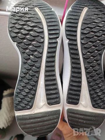 Оригинални маратонки Nike 39номер, снимка 4 - Детски маратонки - 56244884