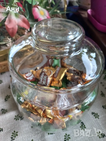 Бисквитиера от Йенско стъкло, снимка 2 - Прибори за хранене, готвене и сервиране - 54286482