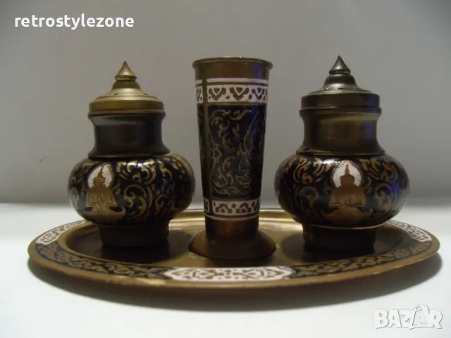 № 7798 стар метален / месингов комплект солнички с поставка, снимка 4 - Други ценни предмети - 48420364