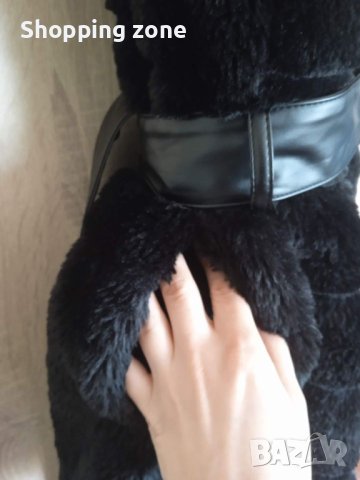 Черен пухкав елек НОВ, снимка 3 - Елеци - 40618356