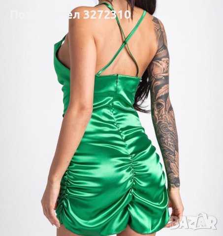 Къса зелена сатенена рокля
