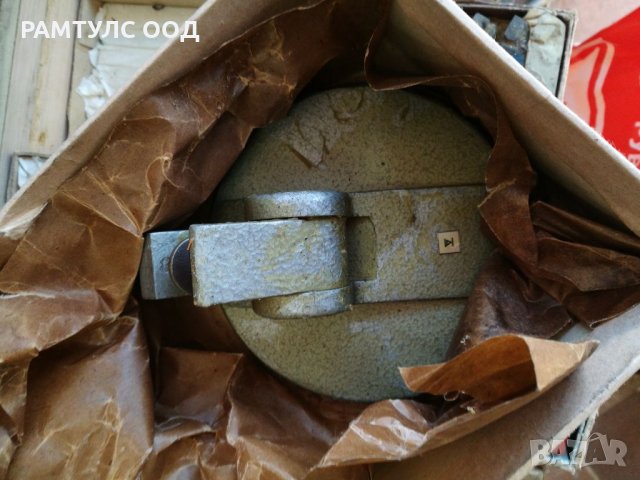 Масивна стойка за микрометър Български