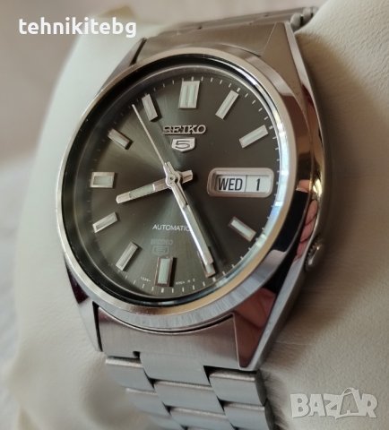 SEIKO 5 (SKXS77K) - оригинален японски часовник с гравирани надпис и емблема на стъклото, снимка 5 - Мъжки - 44313017