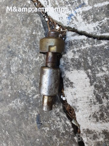 Ос и фибър водна помпа фиат  125Р, снимка 1