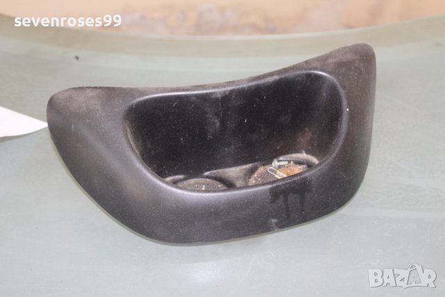 Поставка за чаши Renault Megane Scenic