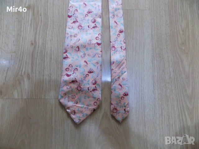 вратовръзка valentino garavani made in italy папионка мъжка оригинална копринена, снимка 2 - Други - 54001556