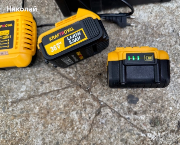 Две батерий със зарядно /НОВО/, снимка 2 - Винтоверти - 52094592