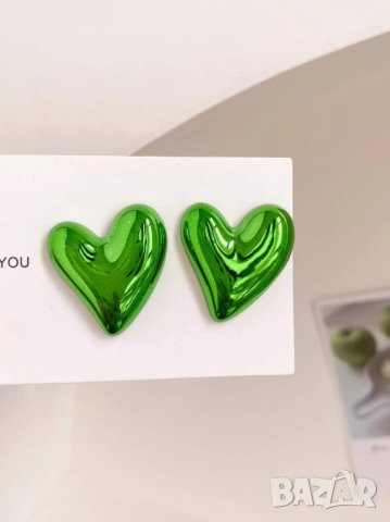 Супер Сладки Обеци Металически Огледални Сърчица в Зелен Приказно Красив Цвят КОД е311, снимка 1 - Обеци - 42030869