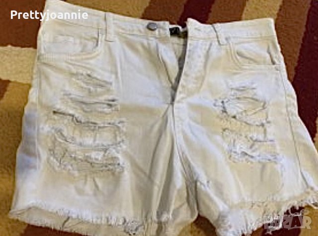 Накъсани бели къси гащи , снимка 1 - Къси панталони и бермуди - 40155646