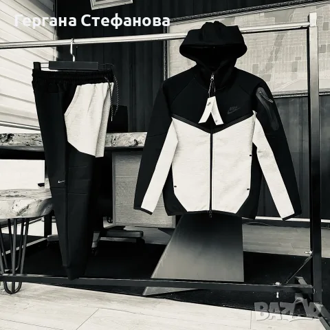 Наличен !!!

Размери от 92 до 176см

Цена 39€