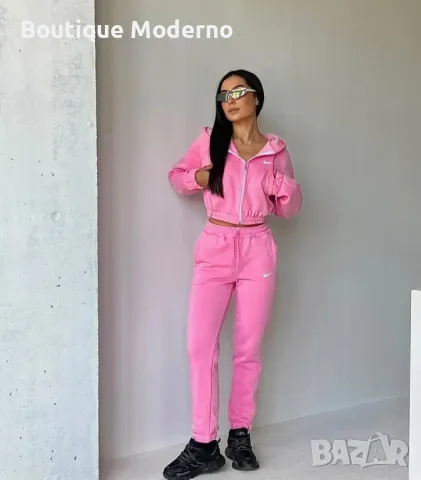 Дамски екип Nike, снимка 2 - Спортни екипи - 47358898