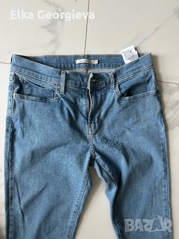 Оригинални дамски дънки Levi’s еластични, снимка 4 - Дънки - 54281749