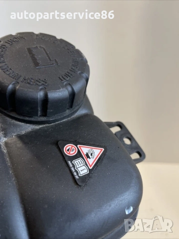 Разширителен съд за антифриз за Mercedes CLS W219 320 CDI (2009) 211500049, снимка 2 - Части - 53896577