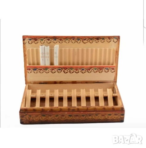Старинна кутия за 30 броя цигари за за си свиете цигарки и да си ги подредите и са са винаги до вас.