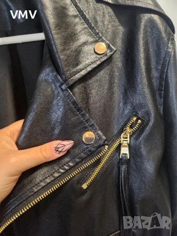 Кожено яке с златни елементи , снимка 2 - Якета - 51946775