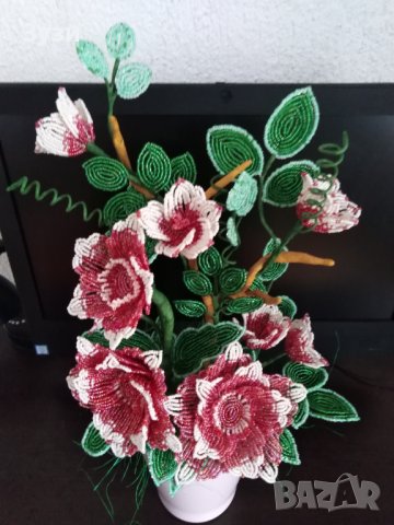 Цветя от мъниста, снимка 4 - Декорация за дома - 42437739