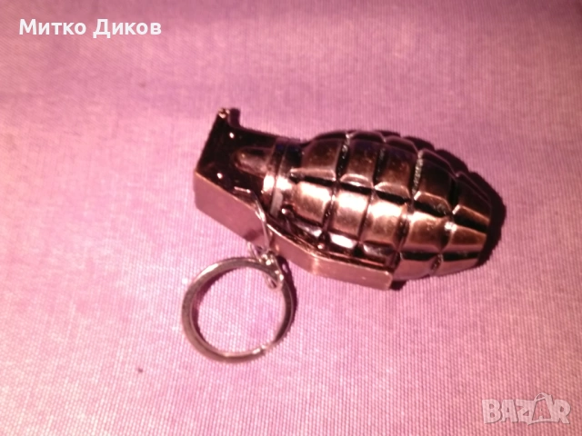 Ключодържател граната лимонка с фенер и лазер нова, снимка 3 - Колекции - 53071854