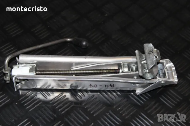 👌Оригинален крик Audi A4 B6 (2000-2004г.) Audi A4 B7 (2004-2007г.) 8E0011031N / 8E0 011 031 N