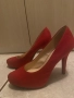 Червени обувки на ток, снимка 1