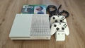 Конзола Xbox One S 500GB, 2 джойстика, 2 игри, снимка 1