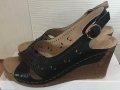 Дамски обувки с платформа , снимка 1 - Дамски ежедневни обувки - 42819220