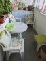 Пластмасова маса с 3 стола и табуретка, снимка 1