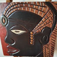Африкански  Трептих с Маркировка  от изложението на Афр.изкуство  в Париж. , снимка 1 - Антикварни и старинни предмети - 30454226