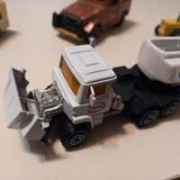 Стари Majorette камион, джип, ремарке и трактор, снимка 2 - Колекции - 44706762