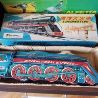 Стара китайска тенекиена играчка локомотив MF-804., снимка 6 - Колекции - 42031043