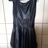 Черна дамска рокля, наподобяваща кожа , снимка 1 - Рокли - 35015424