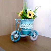 Декоративно колело, цветно  с кошничка  цветя, снимка 2 - Декорация за дома - 44535289