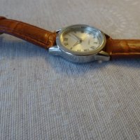 Дамски кварцов часовник с нова батерия, снимка 2 - Дамски - 38053419