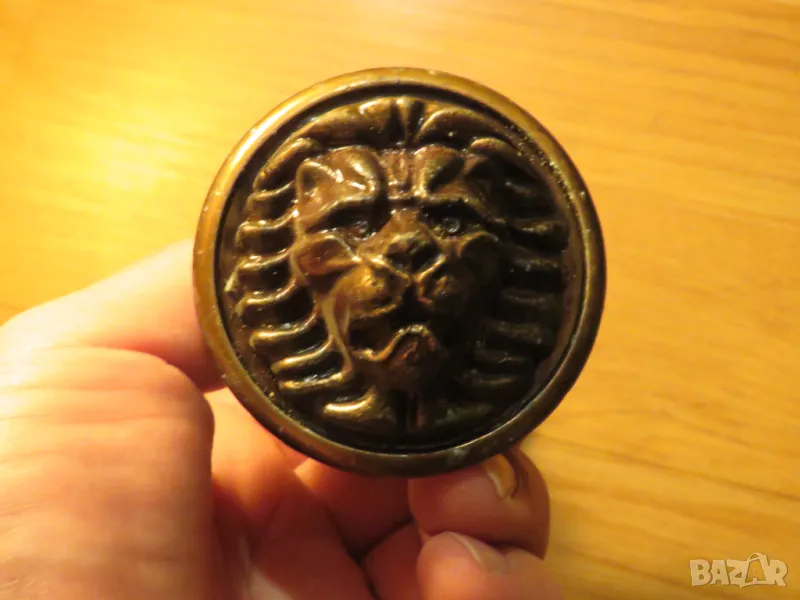 Старинна дръжка за врата с лъвска глава - Двустранна красота за твоя дом - Покажи класа и стил . , снимка 1