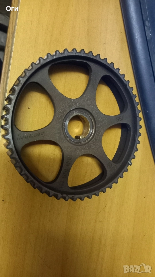 Зъбно колело за разпределителен вал от Пасат и Ауди 1.8 150к.с. 06B 109 111 150к.с. , снимка 1