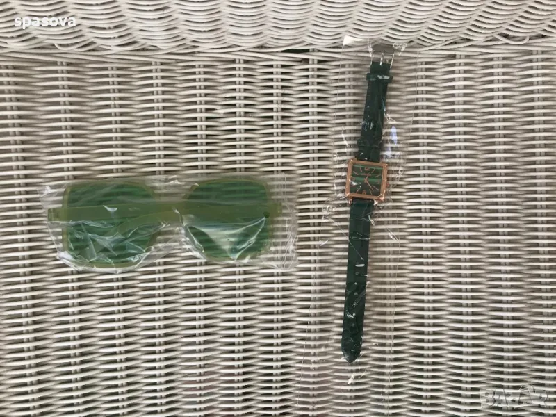 Слънчеви очила и часовник в зелен нюанс нови, снимка 1