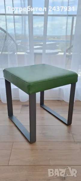 Табуретка със здрава метална основа в елегантен зелен цвят, снимка 1