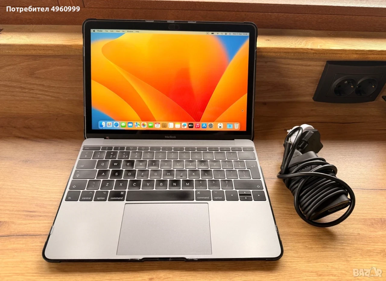 MacBook Retina 12” 2017 / зарядно + кейс, снимка 1