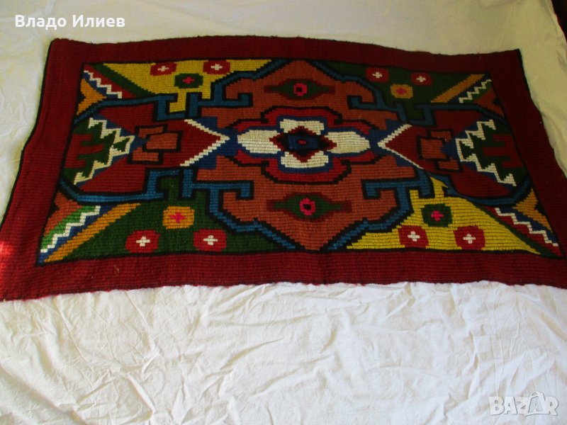 Ковьор/ръчно плетен ,бродиран и тъкан килим за стена/ и покривки /същия начин на производство/, снимка 1