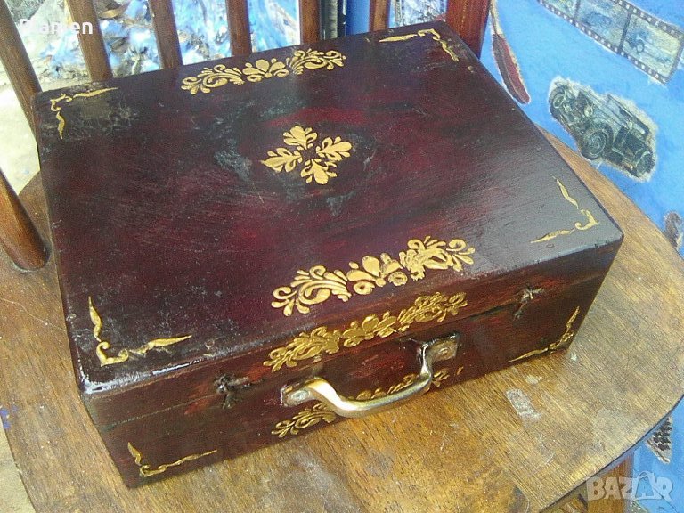Старо българско дървено куфарче от 1944 година, снимка 1