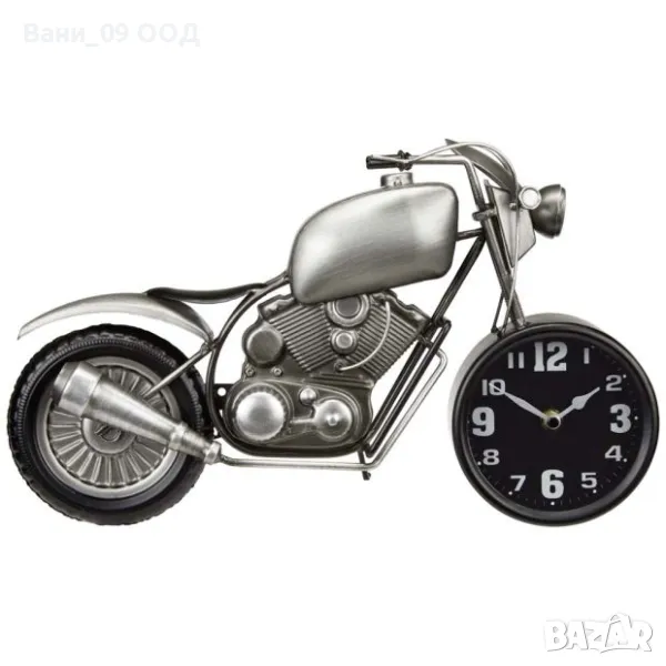 Красив часовник във формата на мотор , снимка 1