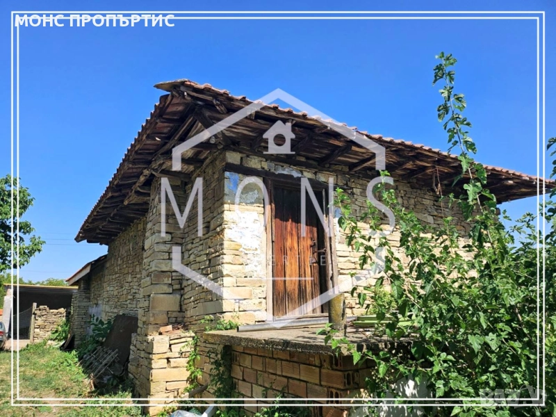 Двуетажна къща с двор в с. Горна Липница, обл.В.Търново, снимка 1