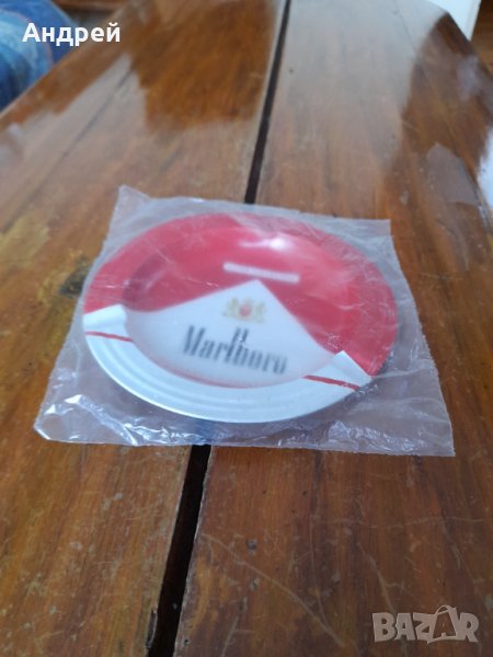 Стар пепелник Marlboro, снимка 1
