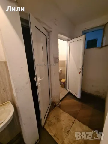 Самостоятелна промишлено-складова сграда. Възможност за помещения 140,50,280 кв в село Рогош/Скутаре, снимка 9 - Стаи под наем - 39264805